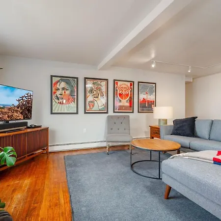 Casa Del Mar- King Bed - Patio -Railyard - 3Br Vila